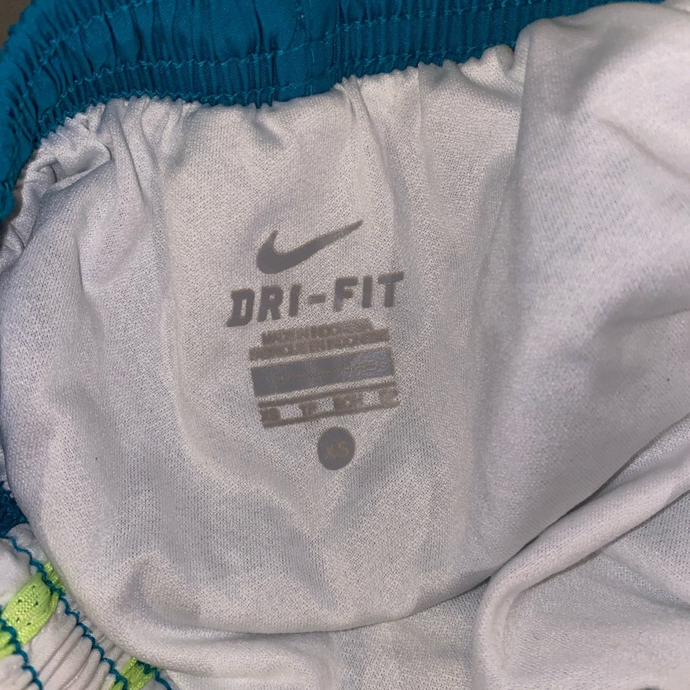 💛Nike shorts - Picture 3 of 3